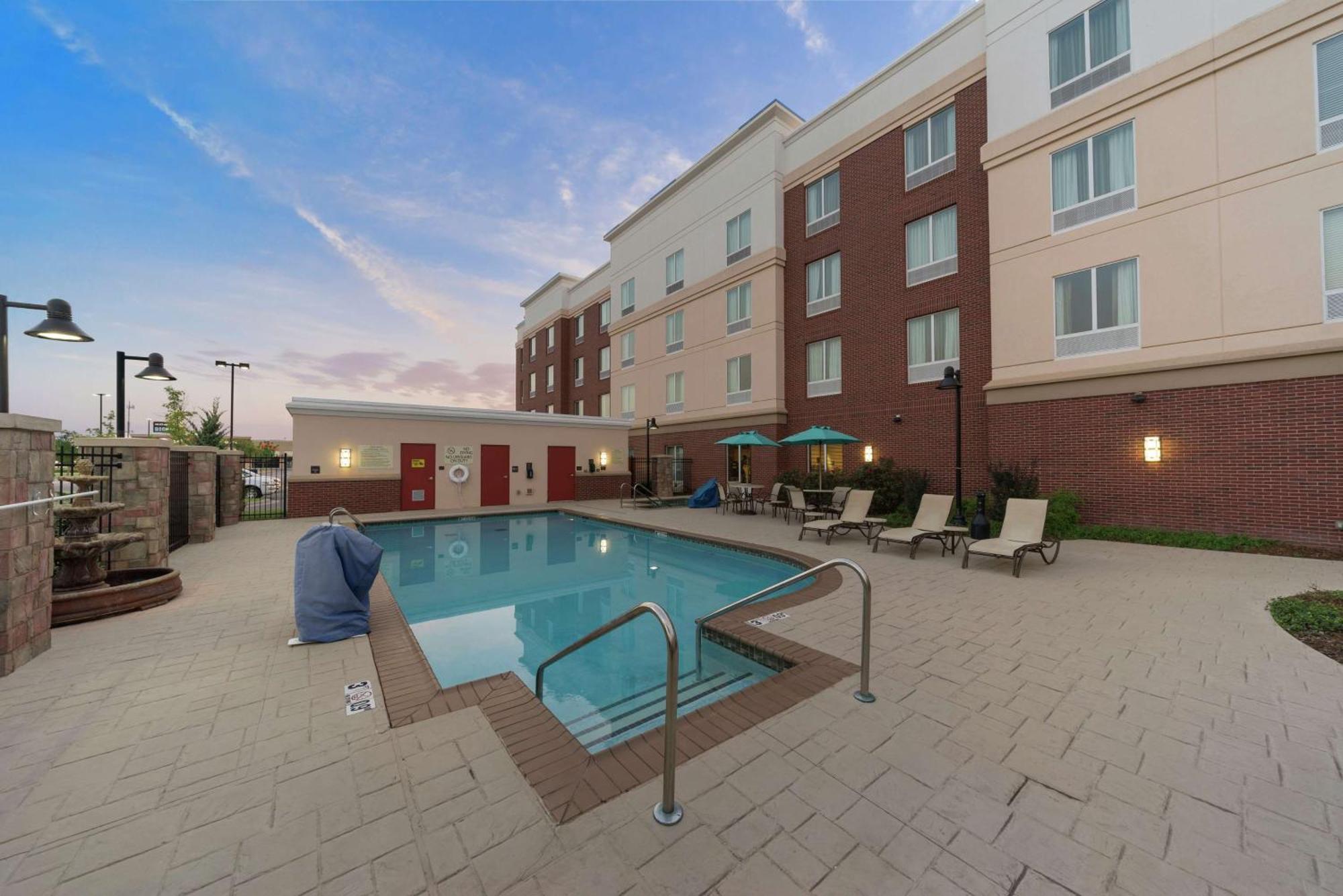 Hilton Garden Inn Lawton-Fort Sill Exterior photo
